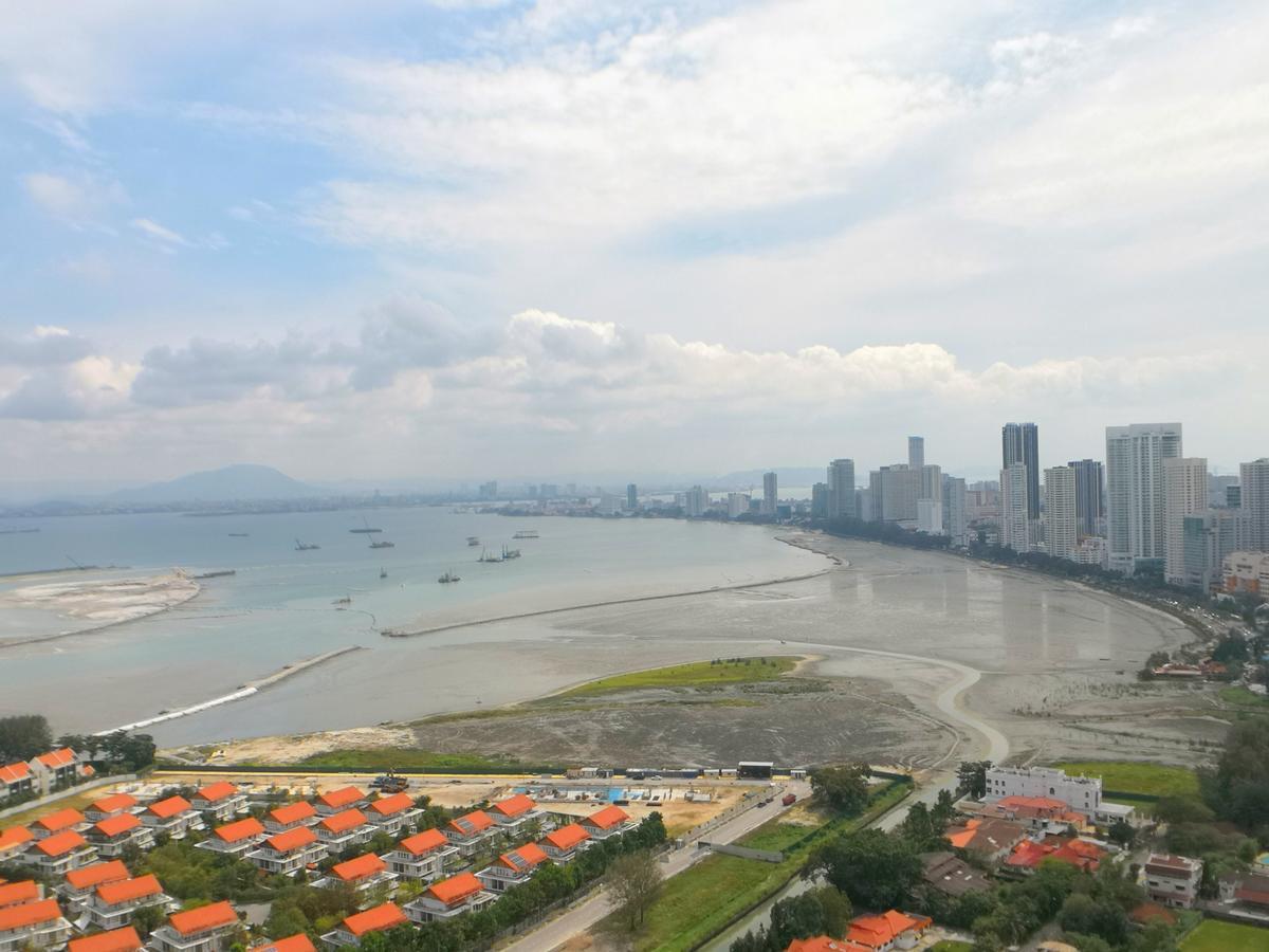 The Landmark Seaview Gurney George Town Exterior photo